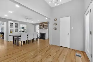 1212 Calle Del Sol NE Living Room