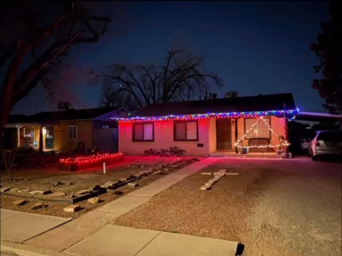 825 Palomas Drive SE