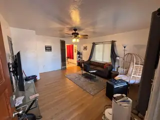 825 Palomas Drive SE 