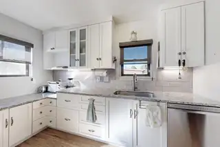 1424 Fruit Avenue NW Kitchen