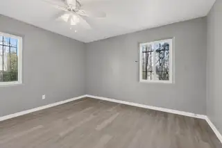 929 Palomas Drive SE Bedroom