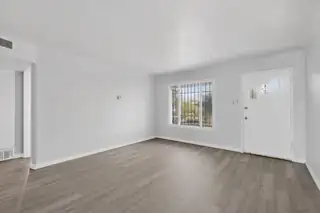 929 Palomas Drive SE Living Room