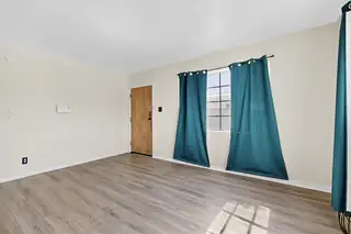 2529 Cardenas Drive NE Living Room