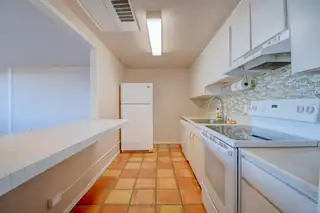 1331 Park Avenue SW UNIT 907 Kitchen