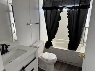 4 B Lois Court Bathroom