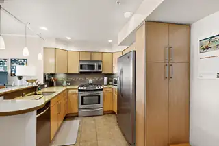 110 Richmond Drive SE UNIT 305 Dining Room