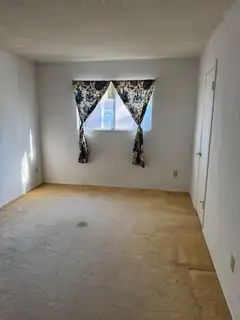 6659 Vooscane Avenue Living Room