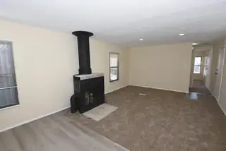 1048 Maverick Lane SE Living Room