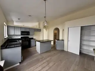 505 Via Patria SW Kitchen