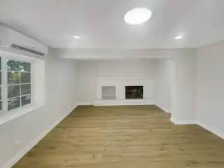 1821 La Veta Drive NE Kitchen