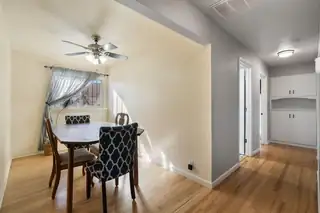 900 Georgia Street SE Dining Room