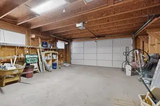 512 Valverde Drive SE Garage