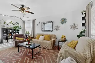 2512 Mountain Gate Lane SW Living Room