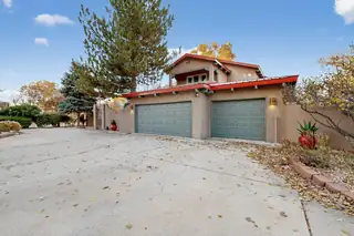 7431 Rio Grande Boulevard NW, Los Ranchos