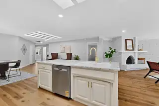 3019 Colonnade Court NW 