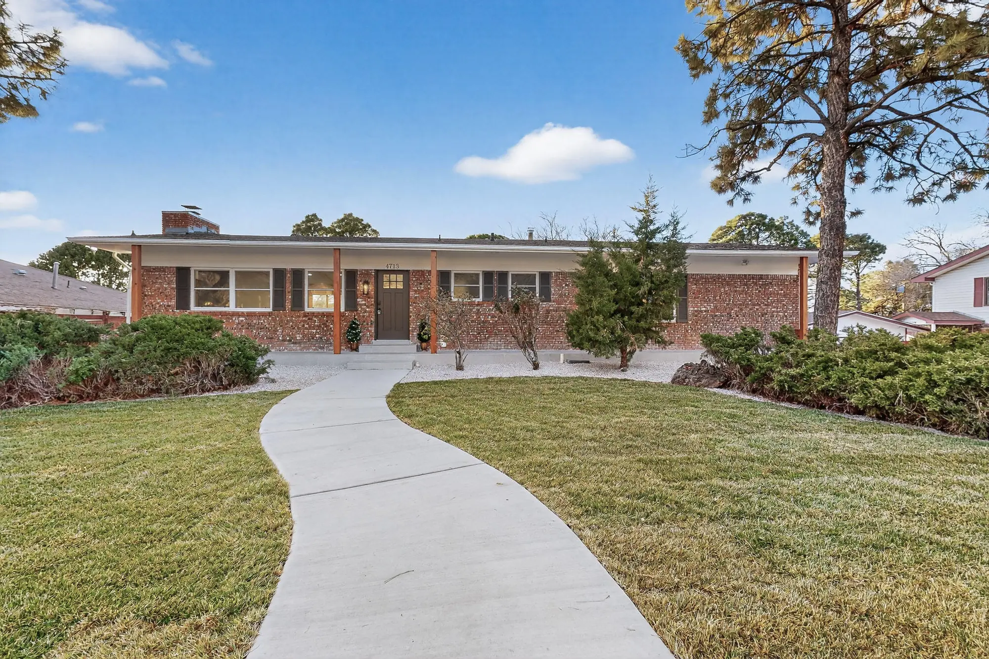 4713 Huntington Drive NE