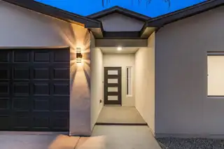 380 Deluvina Place SW Exterior Front