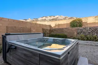 9520 Ridge Vista Drive NE Hot Tub
