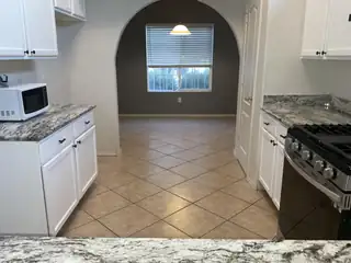 7400 Via Sereno SW Kitchen