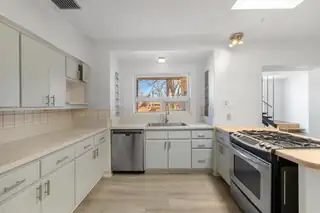 912 Hermosa Drive NE Kitchen