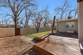 912 Hermosa Drive NE Backyard