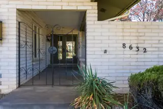 8632 La Sala Del Norte NE Exterior Front