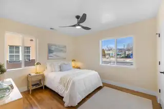 425 Carlisle Boulevard NE Bedroom