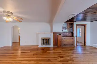 609 Candelaria Road NW 