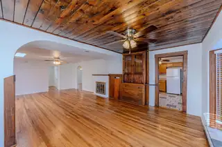 609 Candelaria Road NW 