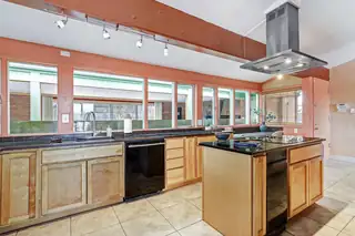 4818 Royene Avenue NE Kitchen