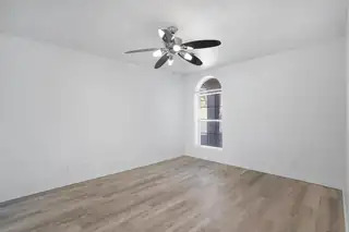 1075 Sand Dune Road NE Living Room