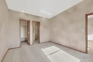 1711-G El Camino Real Street Bedroom