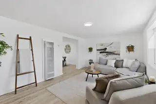 3419 E La Veta Drive NE Living Room