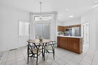 8420 N Sonoma Valley Road NE Dining Room