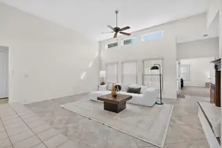 8420 N Sonoma Valley Road NE Living Room