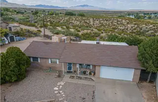 1305 Brown Place Exterior Front