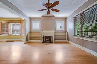 506 11th Street NW Living Room