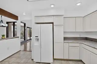 2800 Don Pablo NW Kitchen