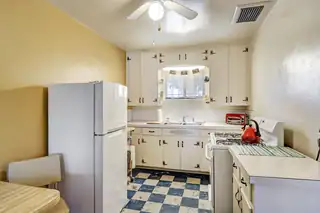 2930 Jefferson Street NE Kitchen