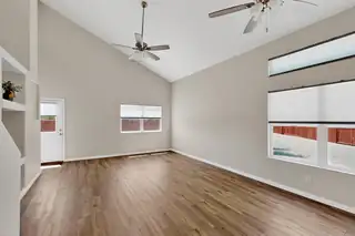 43 Violeta Place Living Room