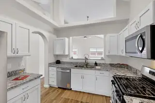 43 Violeta Place Kitchen