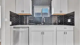 405 Carlisle Boulevard NE Kitchen