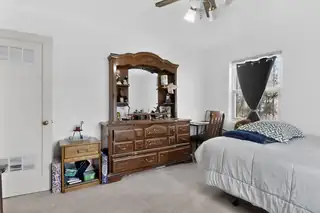 1816 Wildwood Lane SW Bedroom