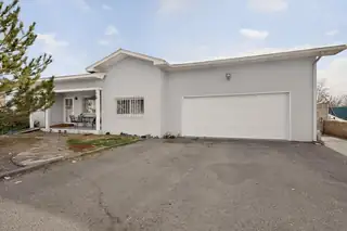 1816 Wildwood Lane SW Exterior Front