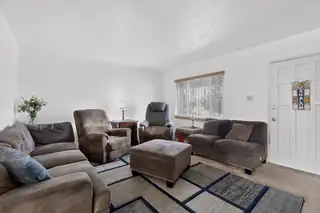 1816 Wildwood Lane SW Living Room