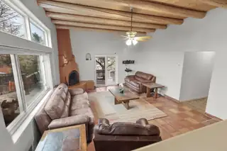 6440 Hoochaneetsa Boulevard Living Room