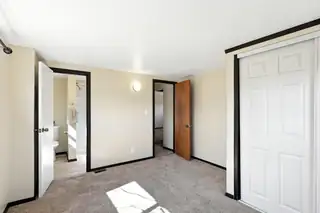 876 State Highway 165 Bedroom