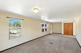 876 State Highway 165 Living Room