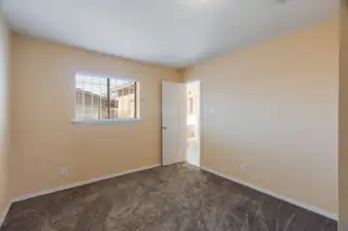 521 Jane Street NE Living Room