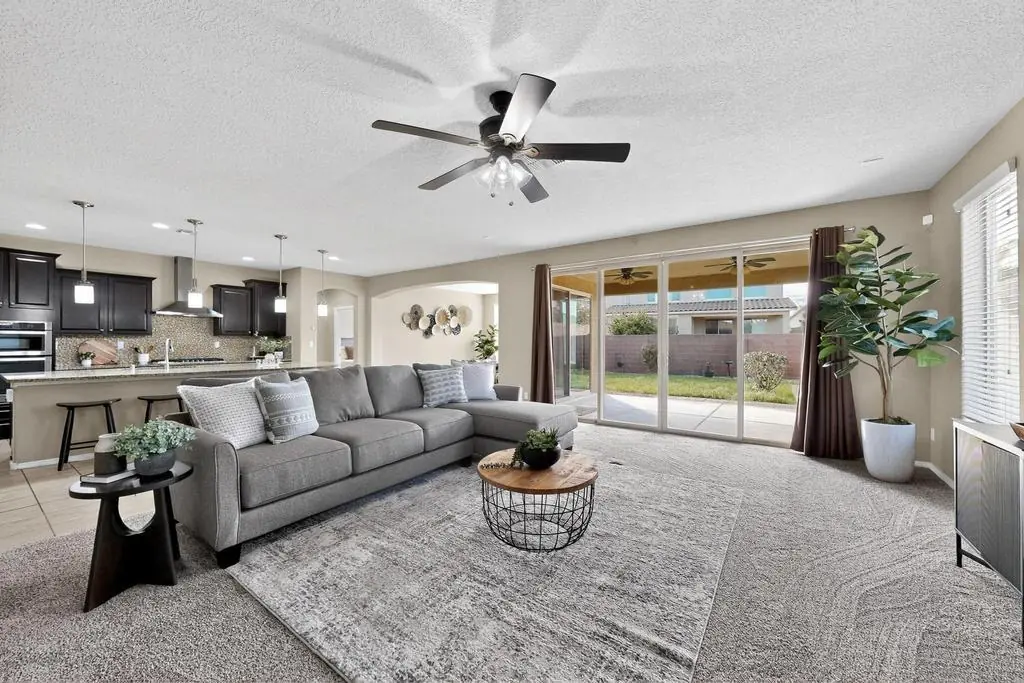 1915 Redondo Peak Drive NW